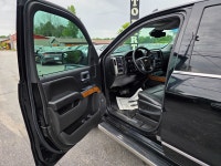 "• Power_Steering • Power_Brakes • Power_Windows • Power_Seat • Power_Mirrors • Power_Locks • Power_... (image 8)