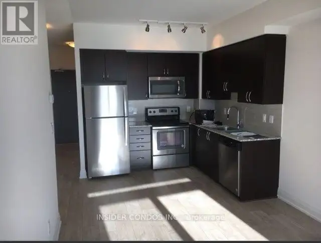2210 - 3600 HIGHWAY 7 Vaughan (Vaughan Corporate Centre), Ontari in Long Term Rentals in Markham / York Region - Image 3