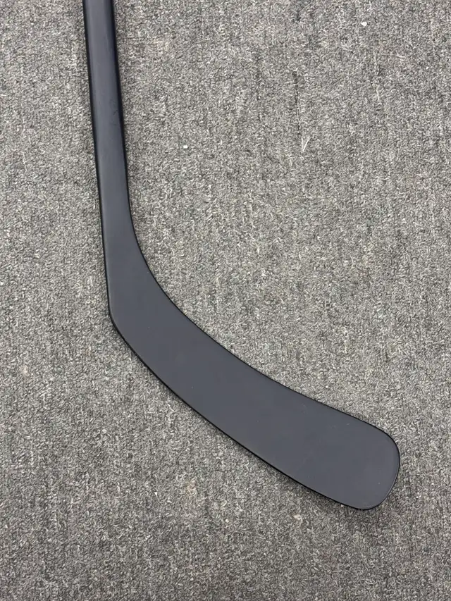 SherWood Rival Shadow Junior Hockey Stick - Left Hand in Hockey in Oakville / Halton Region - Image 3
