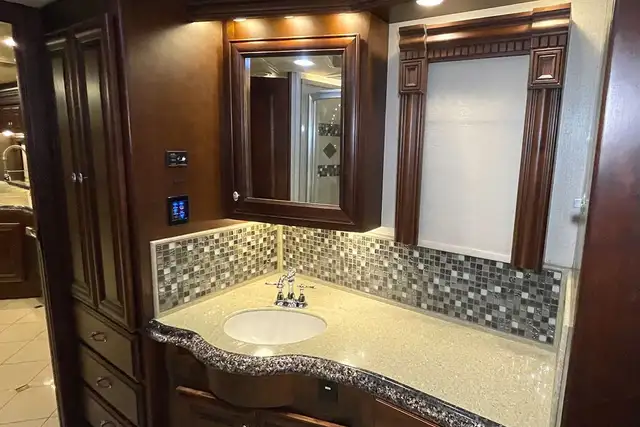 2014 MONACO DYNASTY 44PDQ in RVs & Motorhomes in Red Deer - Image 33