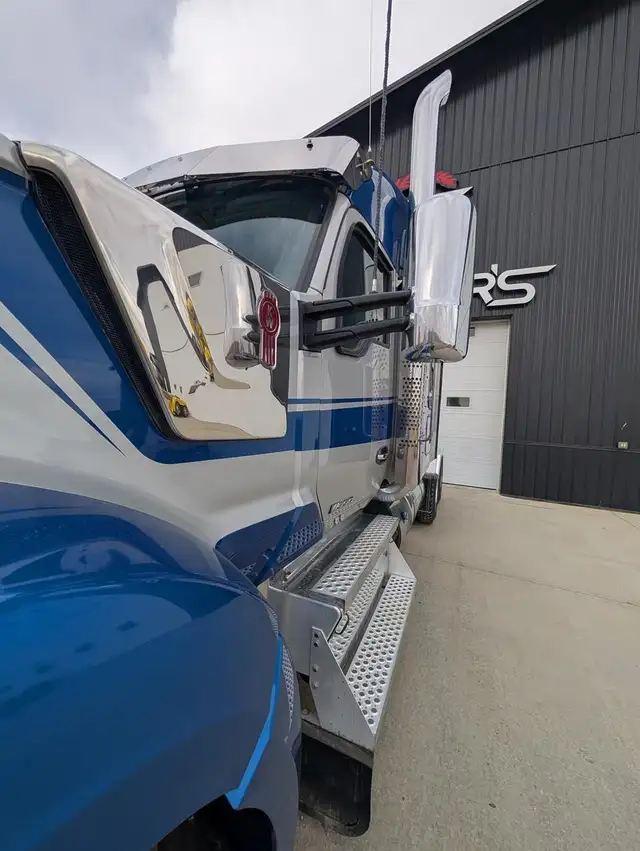 2021 KENWORTH W990 in Heavy Trucks in Saskatoon - Image 14