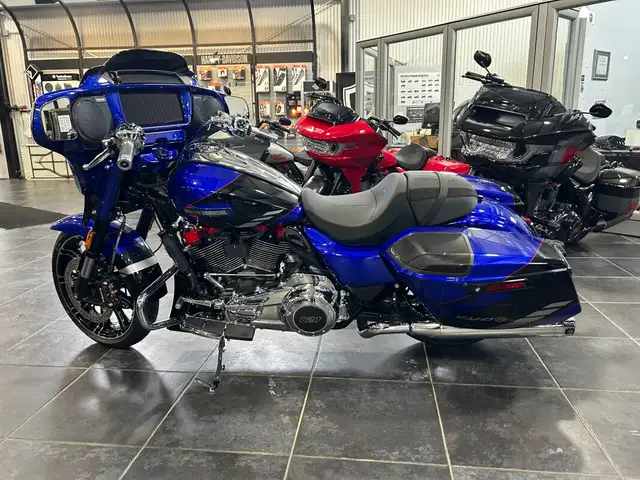 2025 Harley-Davidson CVO Street Glide in Street, Cruisers & Choppers in Sudbury - Image 12