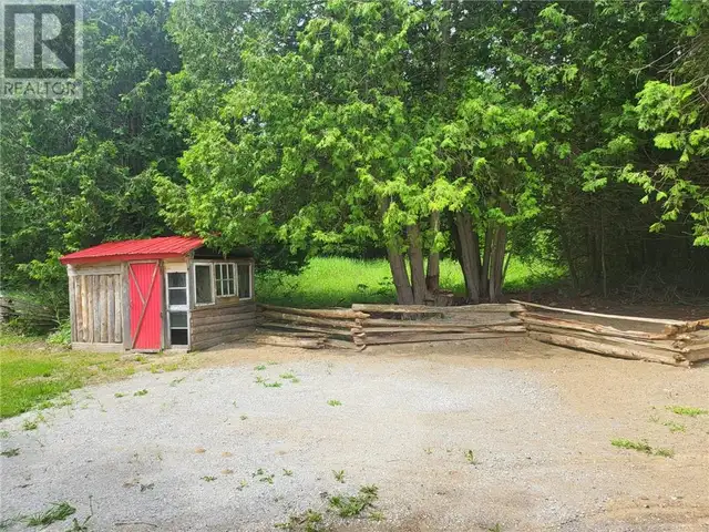 404 PERIVALE Road W Manitoulin Island, Ontario in Houses for Sale in Sudbury - Image 8