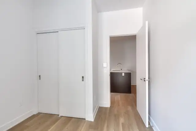 4.5 condo appartement neuf locatif Ville-Marie-Jacques in Long Term Rentals in City of Montréal - Image 7