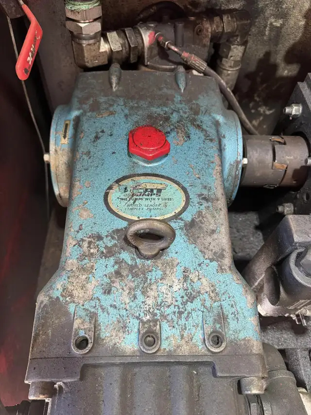 2005 PETERBILT 335 in Heavy Trucks in Saskatoon - Image 38