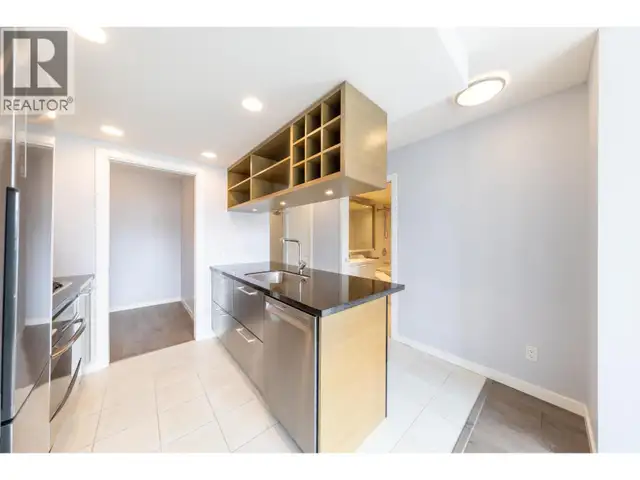 907 833 SEYMOUR STREET Vancouver, British Columbia in Condos for Sale in Vancouver - Image 4