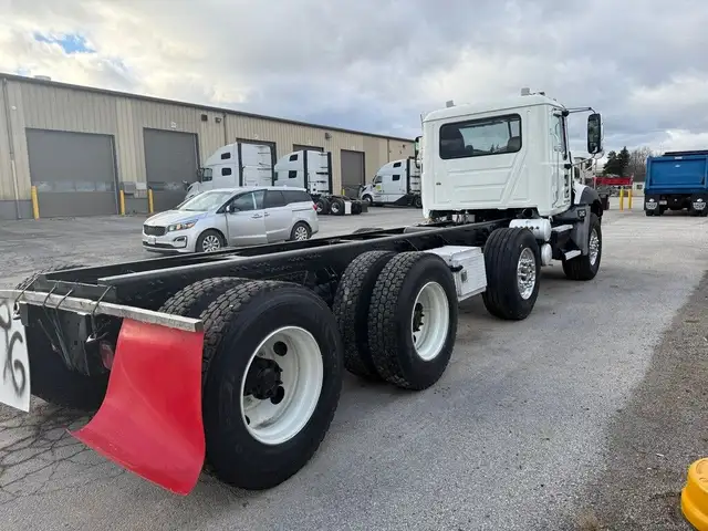 2009 Mack GU813 Granite Cab and Chassis with SPIF Axle, Allison  in Heavy Trucks in Oakville / Halton Region - Image 15