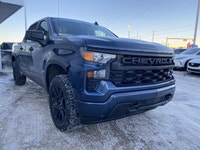 CLEAN CARFAX, Remote Starter, Power Driver Seat, Back up Camera, Heated Exterior Mirrors, Engine Blo... (image 5)