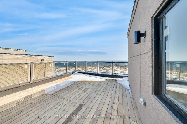 ✨LUXURIOUS AND HUGE MODERN HOME WITH ROOFTOP TERRACE! in Houses for Sale in Oshawa / Durham Region - Image 3