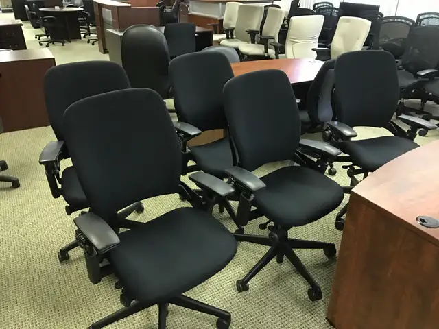 Stealcase Leap $600 in Chairs & Recliners in Mississauga / Peel Region - Image 9