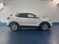 New Price! 2025 Buick Encore GX Preferred AWD Preferred | Comfort Pkg | Low Kms | Zacks Certified. 9... (image 3)