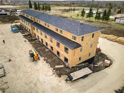 1R//Winnipeg/*** SHOW HOME OPENING JULY ***Priced to sell, take advantage of construction pricing an...