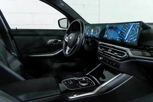 2023 BMW 3 Series 330i xDrive | Groupe Premium | Volant in Cars & Trucks in City of Montréal - Image 12