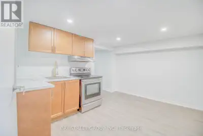 BASEMENT #1 - 65 DAVIS ROAD Aurora (Aurora Highlands), Ontario