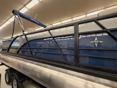 Come take a look at this lightly used addition to our line-up. It is a 2020 Berkshire 23rfc sts -fis...