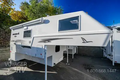Located in Winfield, BC Call or Text 250-766-4607 Voyager RV Centre 1-800-668-1447 All Black Leather...
