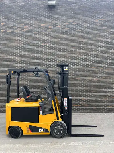 Keywords: Caterpillar forklift, electric forklift, 5,000 lbs capacity, 3-stage mast, forklift with s...