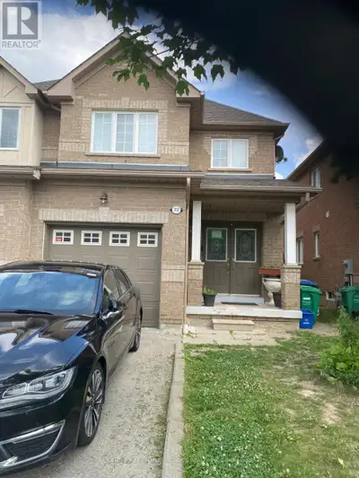Welcome to the beautiful semi-detached in the highly sought after family friendly Churchill Meadows...
