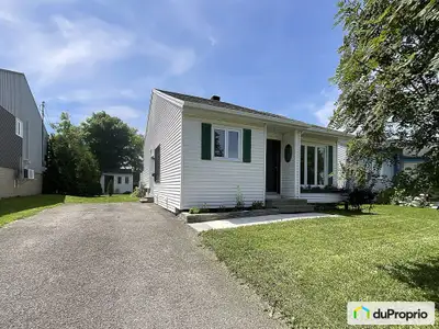Maison coquette entièrement rénovée, très lumineuse, climatisée avec échangeur d'aire et 3 chambres....