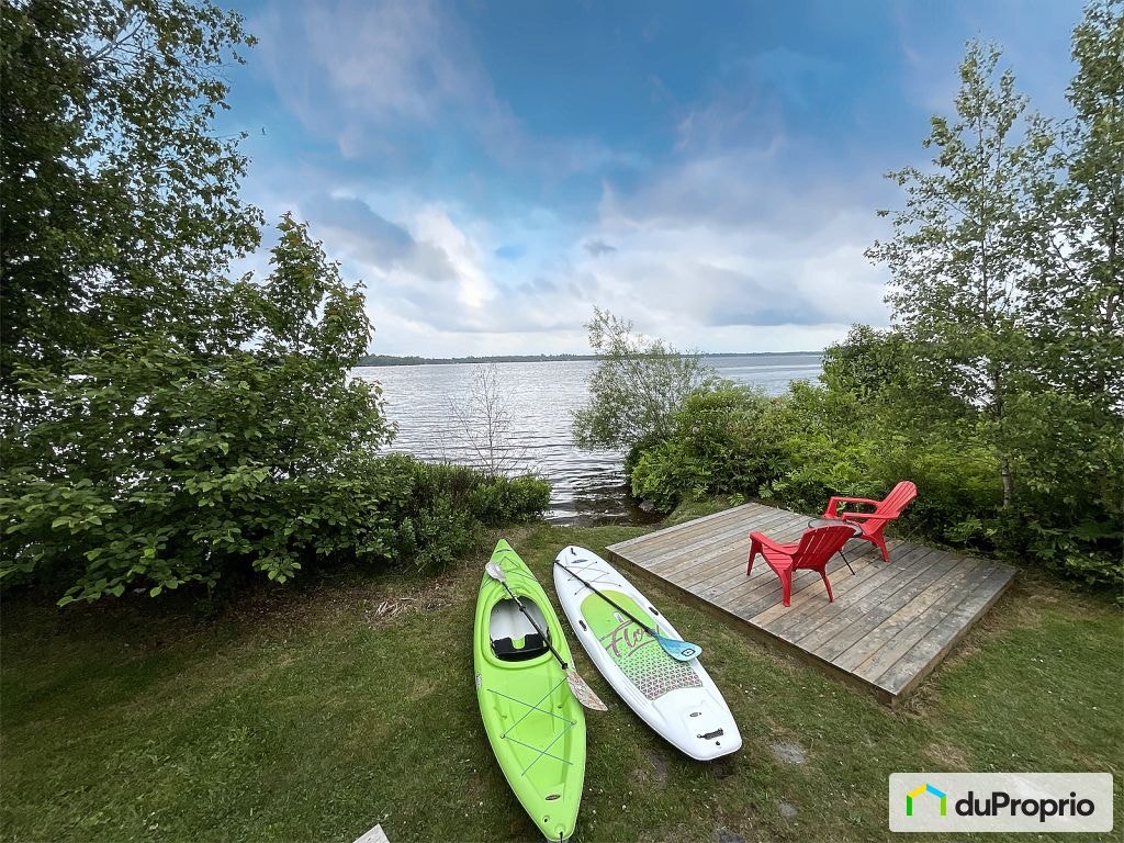 $725,000 - Cottage for sale in Shawinigan (Lac-A-La-Tortue) — photo 1