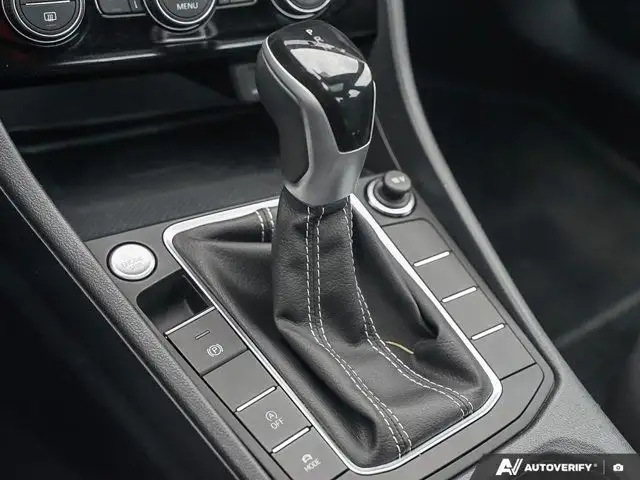 2023 Volkswagen Jetta Comfortline | LOW KMS | Moonroof in Cars & Trucks in Windsor Region - Image 20