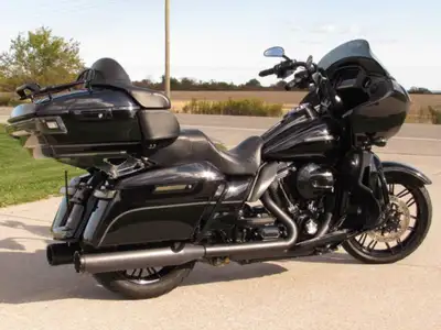 Big 110 Screamin' Eagle - Custom Wheels, Quick Detach, Boom Audio Speakers This 2016 Road Glide Ultr...