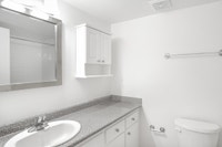 Visitez notre site Web : https://www.capreit.ca/fr/appartements-a-louer/dorval-qc/carrefour-dorval/... (image 4)