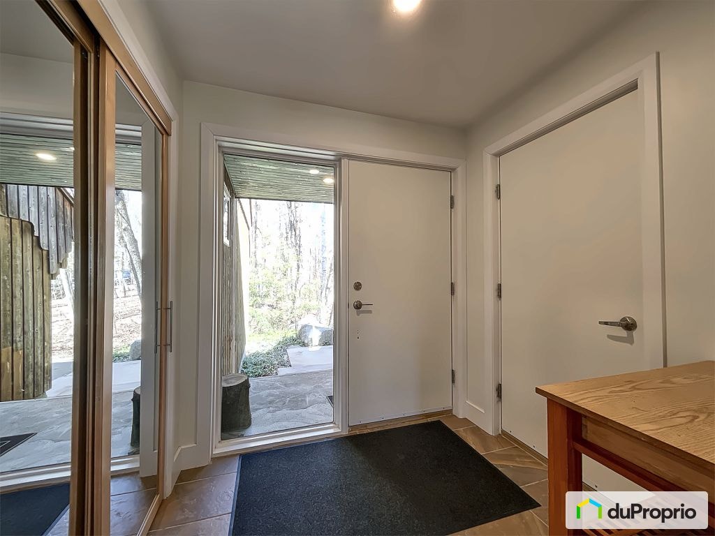$579,000 - 1 1/2 Storey for sale in St-Etienne-Des-Gres — photo 3