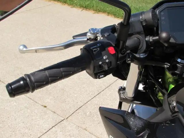 2021 Kawasaki Z650 ABS in Sport Bikes in Leamington - Image 22