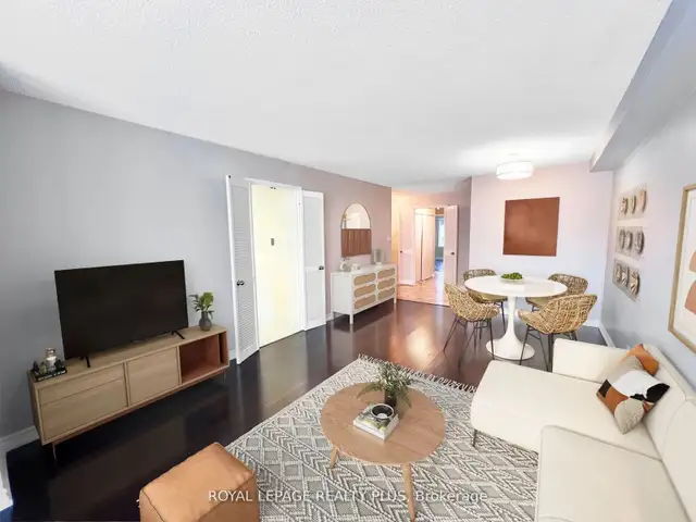 Spacious 2-Bedroom Toronto Condo, Walk to Subway! in Condos for Sale in City of Toronto - Image 2