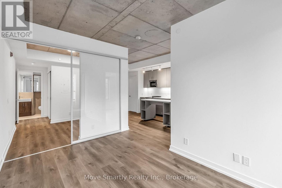 208 - 115 LARCHMOUNT AVENUE Toronto (South Riverdale), Ontario 5