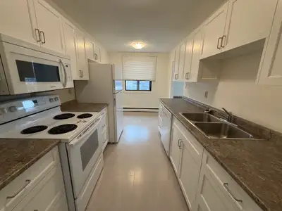 204 Lindsay Place #10 Bright and clean 2 bedroom suite available immediately! This suite has had com...