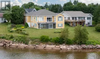 Welcome to 5 Chelsea Lane in Stratford, a deceptively spacious back split-style waterfront home offe...