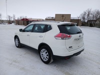 Looking for a reliable SUV? This low mileage 2014 Nissan Rogue S has just 127,000 kilometres! It com... (image 6)