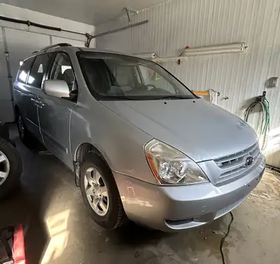 SOLD AS-IS NOT CERTIFIED 2009 Kia Sedona EX, runs and moves, has been sitting, cloth seats. AS-IS $5...
