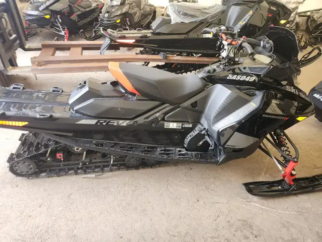 2020 Ski-Doo Renegade X 850 9548 KM in Snowmobiles in Sarnia - Image 4