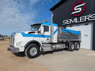 2020 T880 Tandem End Dump Truck KMS: 608,344 HRS: 11,751 Engine: Cummins X15 565hp (Factory Emission...