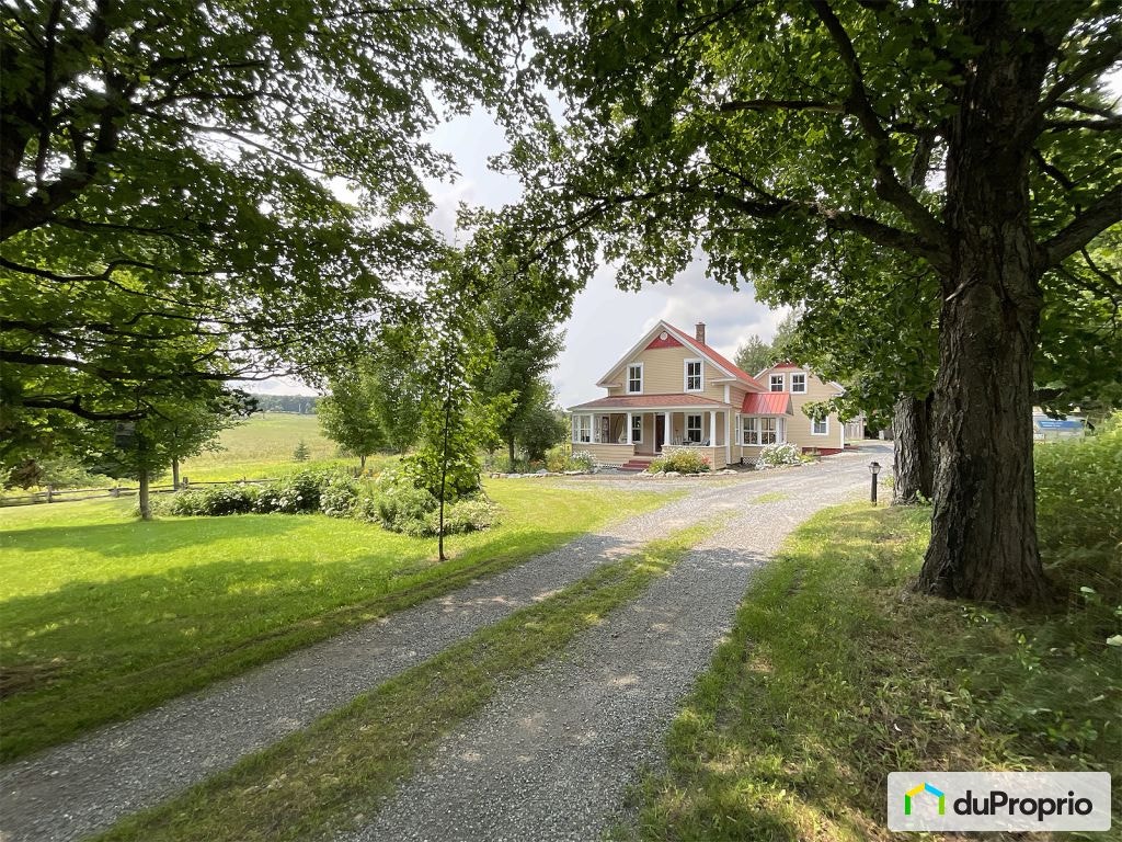 $999,000 - Acreage / Hobby Farm / Ranch in St-Isidore-de-Clifton — photo 1