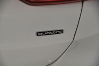 Traction intégrale Audi quattro / Modèle Komfort avec l'Ensemble Canada Edition / Roues 19 pouces /... (image 7)