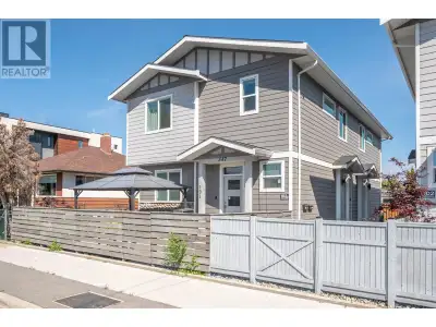 Welcome to 101-547 Westminster Avenue W – an immaculate, modern half duplex built in 2020 by Brentvi...