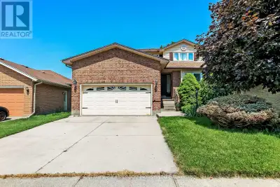ONE-OWNER HOME. CLASSIC FAMILY FLOOR PLAN. WALK-OUT BASEMENT. ROOM TO GROW! Looking for a home that...
