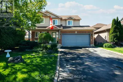 Located in Orangeville's desirable westend, 10 McKitrick Drive features an oversized 140' x 160' x 1...