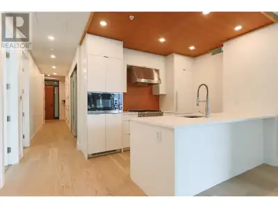 201 6699 NELSON AVENUE West Vancouver, British Columbia