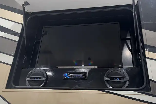 2014 American Coach Eagle 45T – Pre-Owned Class A Motorhome in RVs & Motorhomes in Red Deer - Image 14