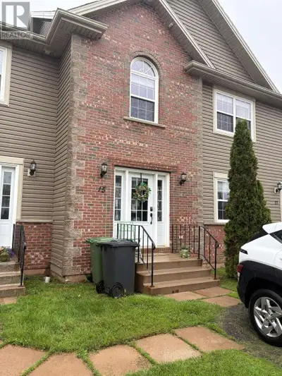 Welcome to easy, carefree living in the heart of Stratford! This bright and spacious 3-bedroom, 2.5-...