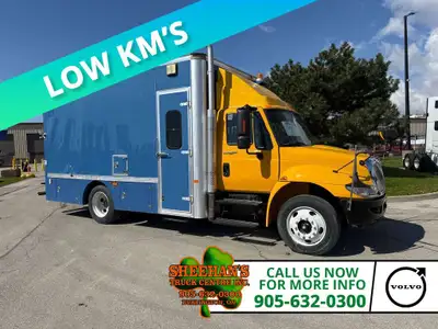 This truck has been oil-sprayed since new and is an ex-municipality unit with only 95,453 km. It fea...