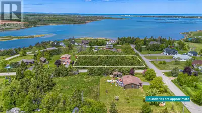 This is the one of the largest and the last treed lot for sale in highly desirable MacLauchlan Highl...
