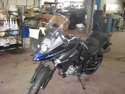 $1000 REBATE OR 1.99@24MOS 2025 Suzuki V-Strom 650 .