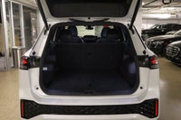 This Volkswagen TIGUAN has a dependable Intercooled Turbo Regular Unleaded I-4 2.0 L/121 engine powe... (image 7)