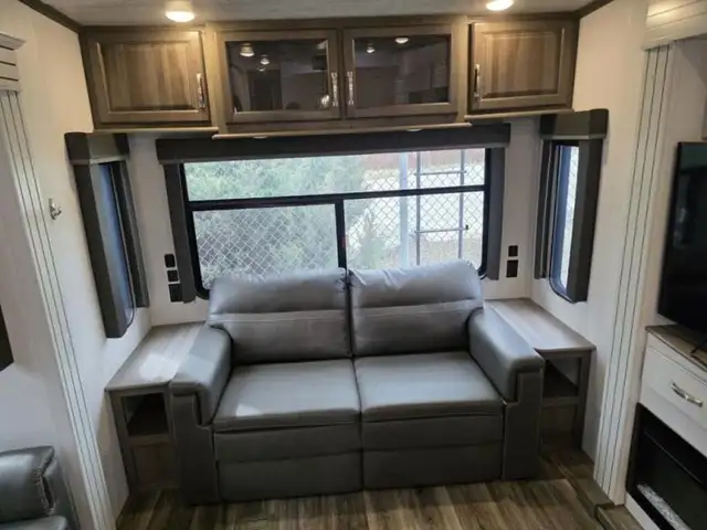 2022 Keystone RV Cougar 355FBS in Travel Trailers & Campers in Penticton - Image 12